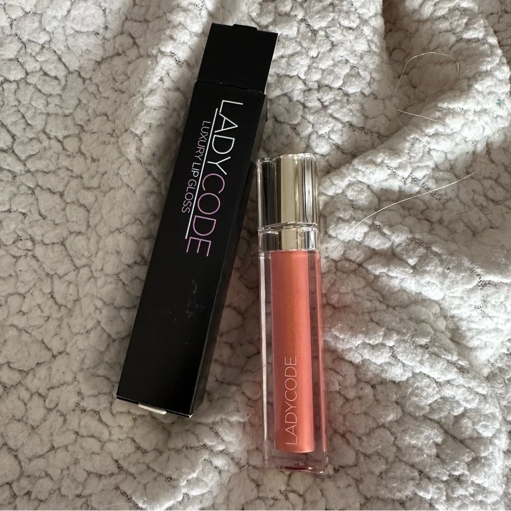 The Lady Code Shop Lipgloss in Doha Gloss